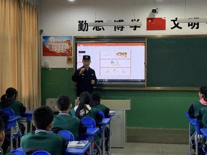 大庆市公安局启动护学模式保障春季开学校园安全