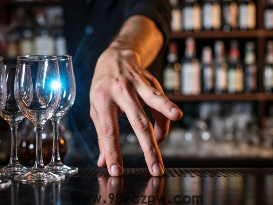 股掌之间操生杀，揭示成语股掌之间与生肖、成语背后的权力象征意蕴