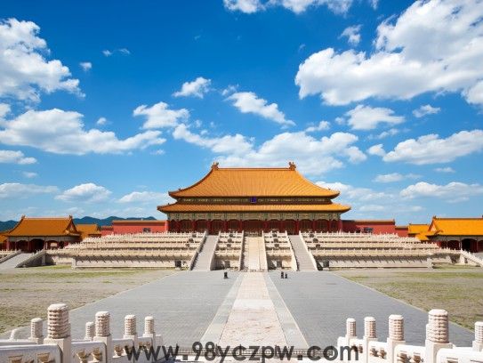 独宠后宫，凤舞九天传奇，打一生肖，揭示后宫神秘面纱